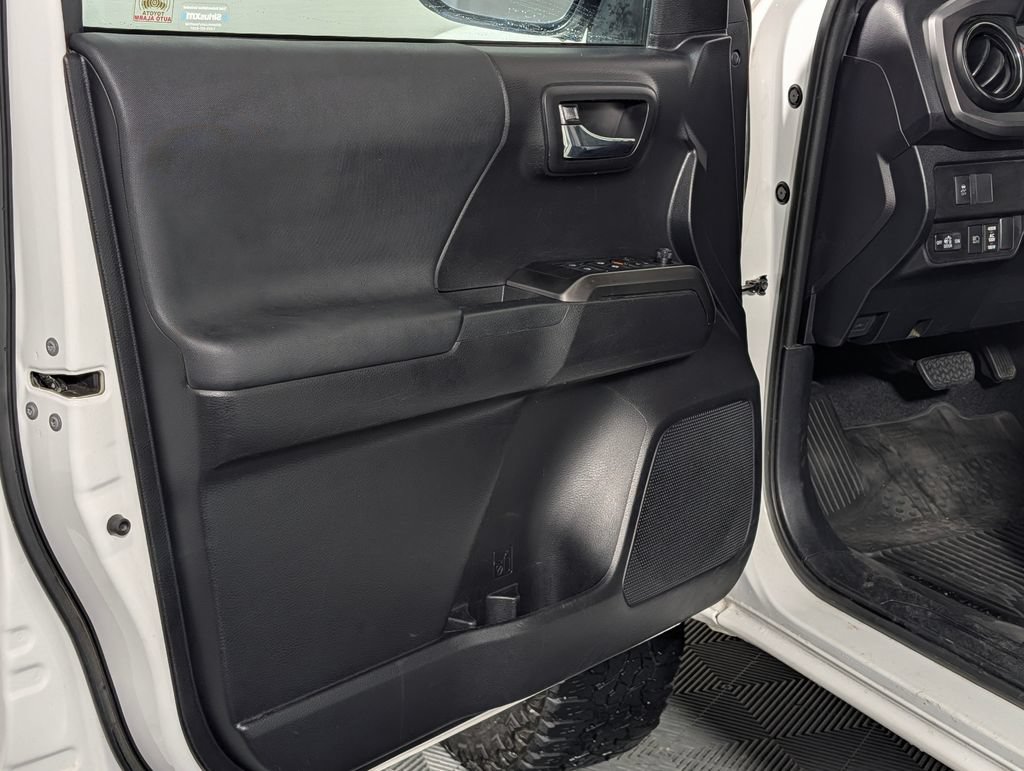 Used 2020 Toyota Tacoma TRD Off-Road w/ Technology Package RWD image 24