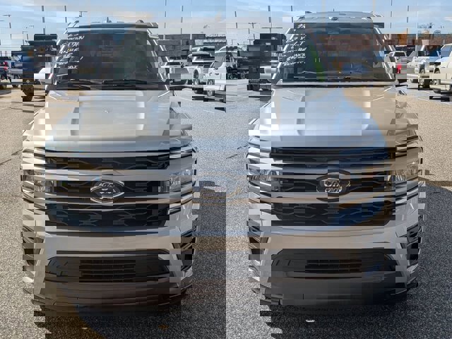 Certified 2023 Ford Expedition XLT image 9