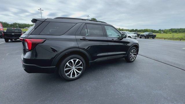 Certified 2025 Ford Explorer ST-Line AWD/4WD image 8
