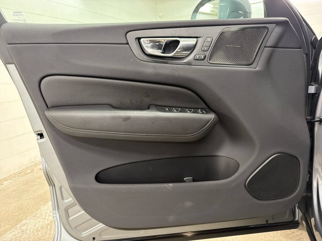 Used 2019 Volvo XC60 T5 Inscription w/ Protection Package Premier FWD image 16