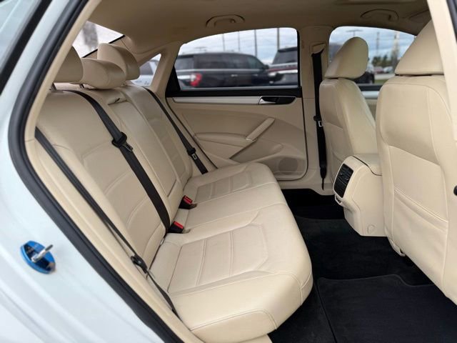 Used 2019 Volkswagen Passat 2.0T Wolfsburg w/ Wheels & Sunroof Package image 33