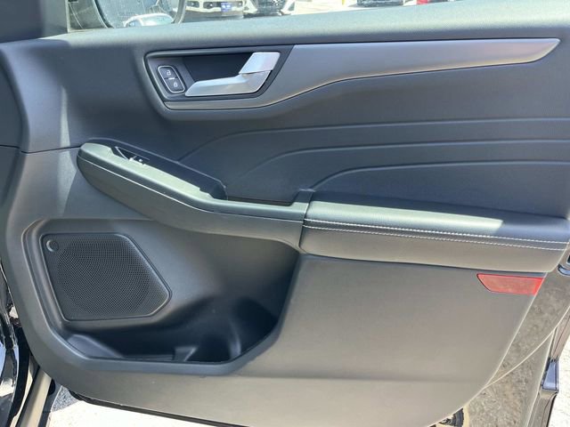 Certified 2025 Ford Escape SE FWD image 31