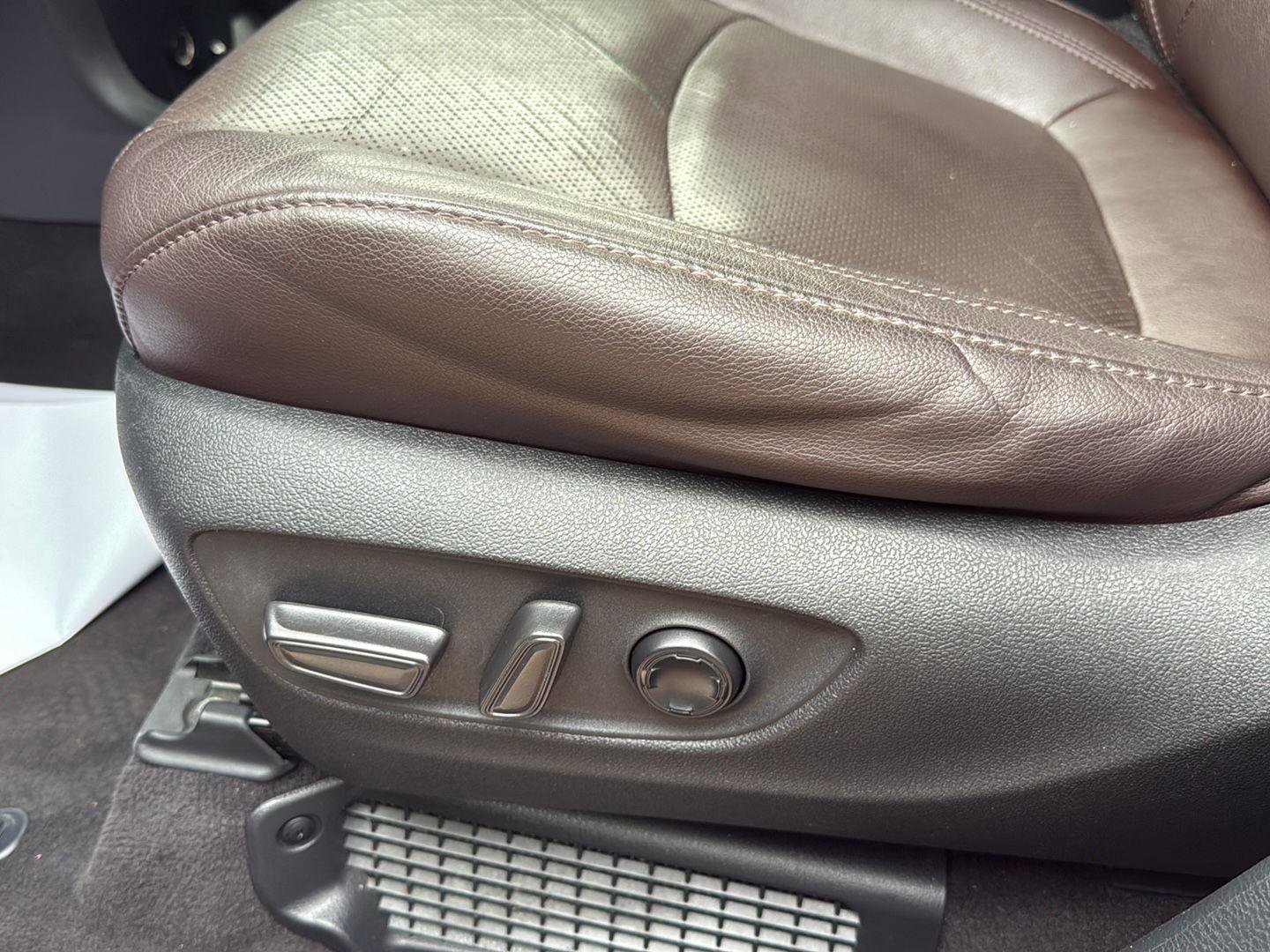 Used 2021 Toyota Sienna Platinum image 18