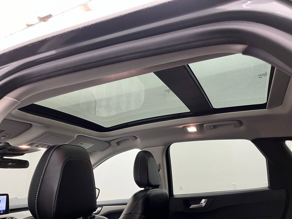 Certified 2022 Ford Escape SEL image 10