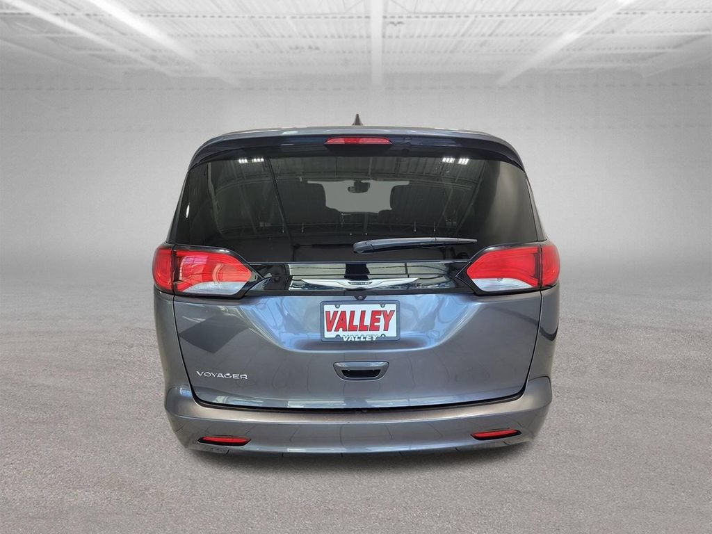 Used 2023 Chrysler Voyager LX FWD image 14