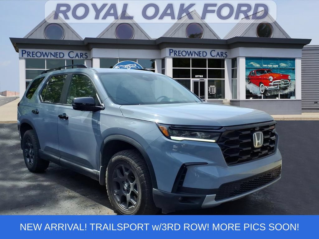 Used 2025 Honda Pilot TrailSport