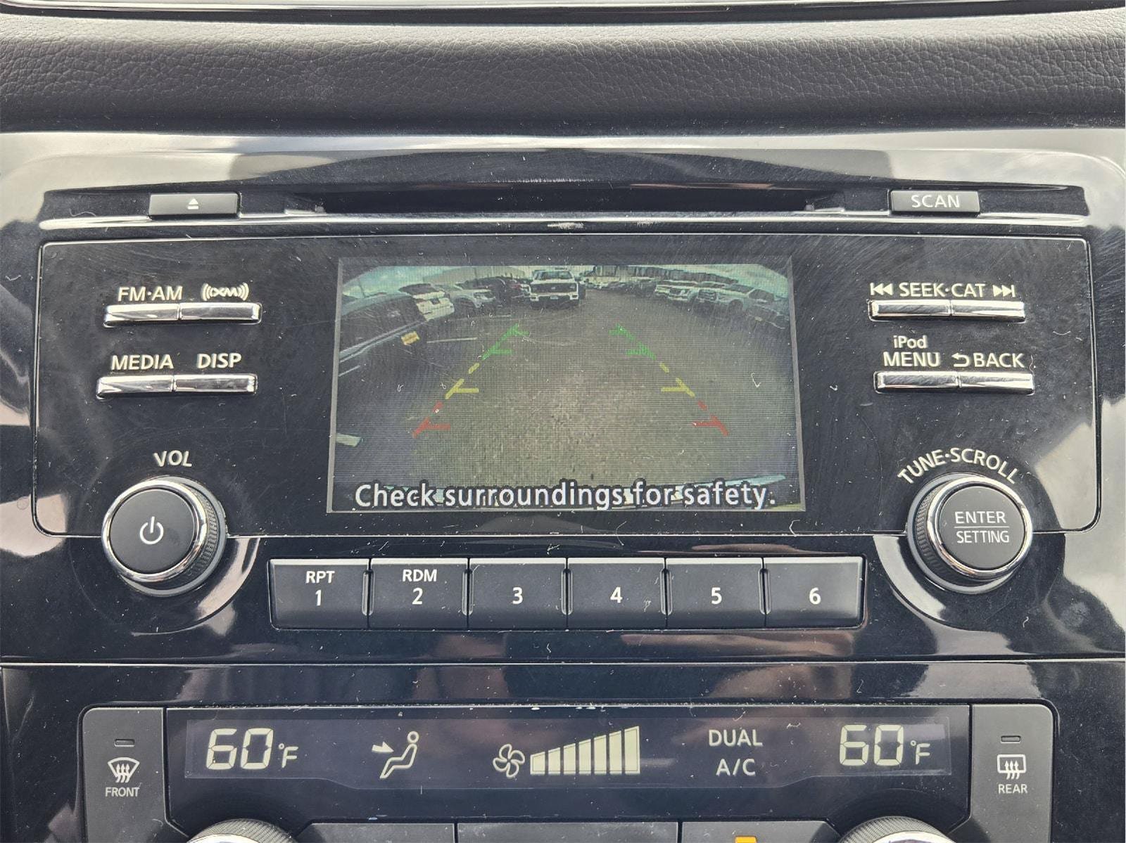 Used 2017 Nissan Rogue SV FWD image 16