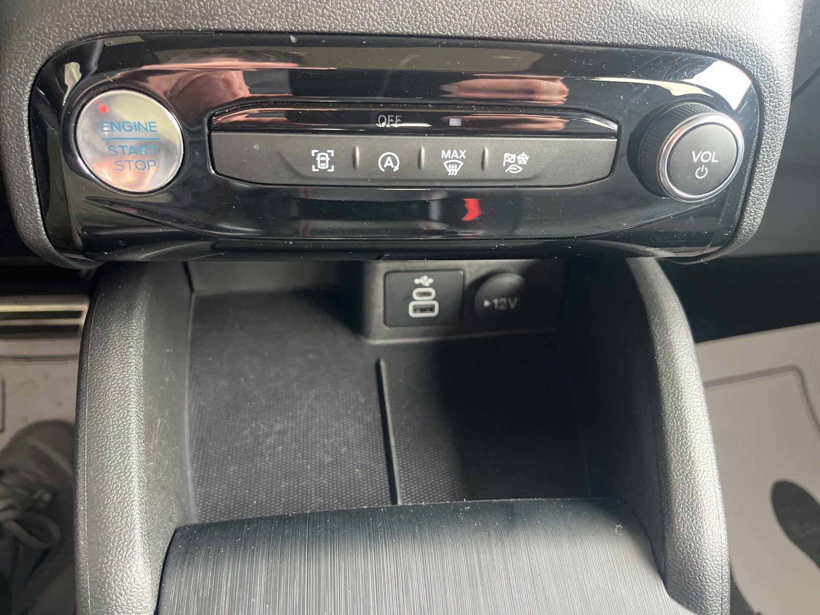 Certified 2024 Ford Escape ST-Line w/ Tech Pack #1 image 24