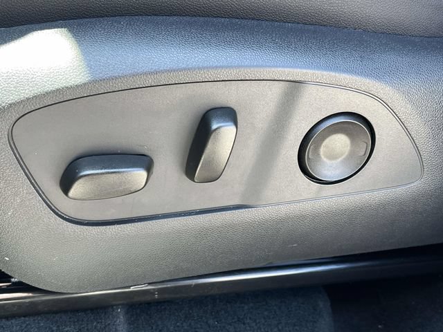 Used 2026 Chevrolet Traverse LT FWD image 18