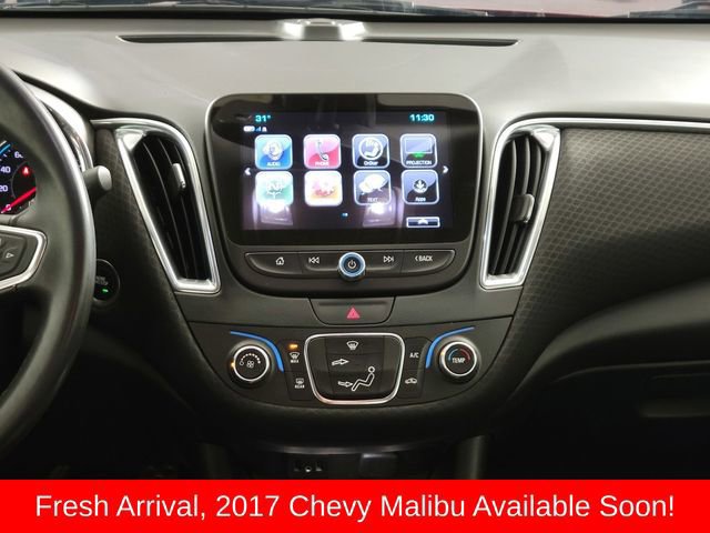 Used 2017 Chevrolet Malibu LT image 21