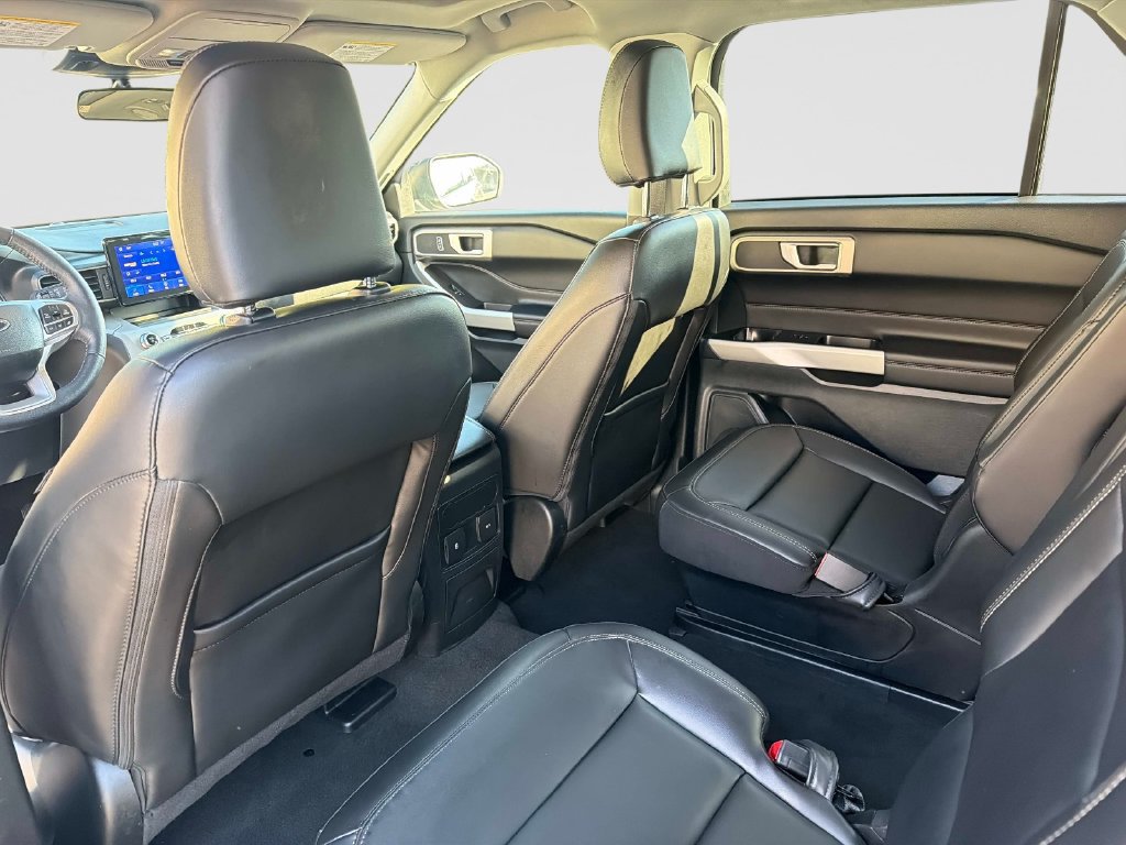 Certified 2023 Ford Explorer XLT w/ Equipment Group 202A AWD/4WD image 15