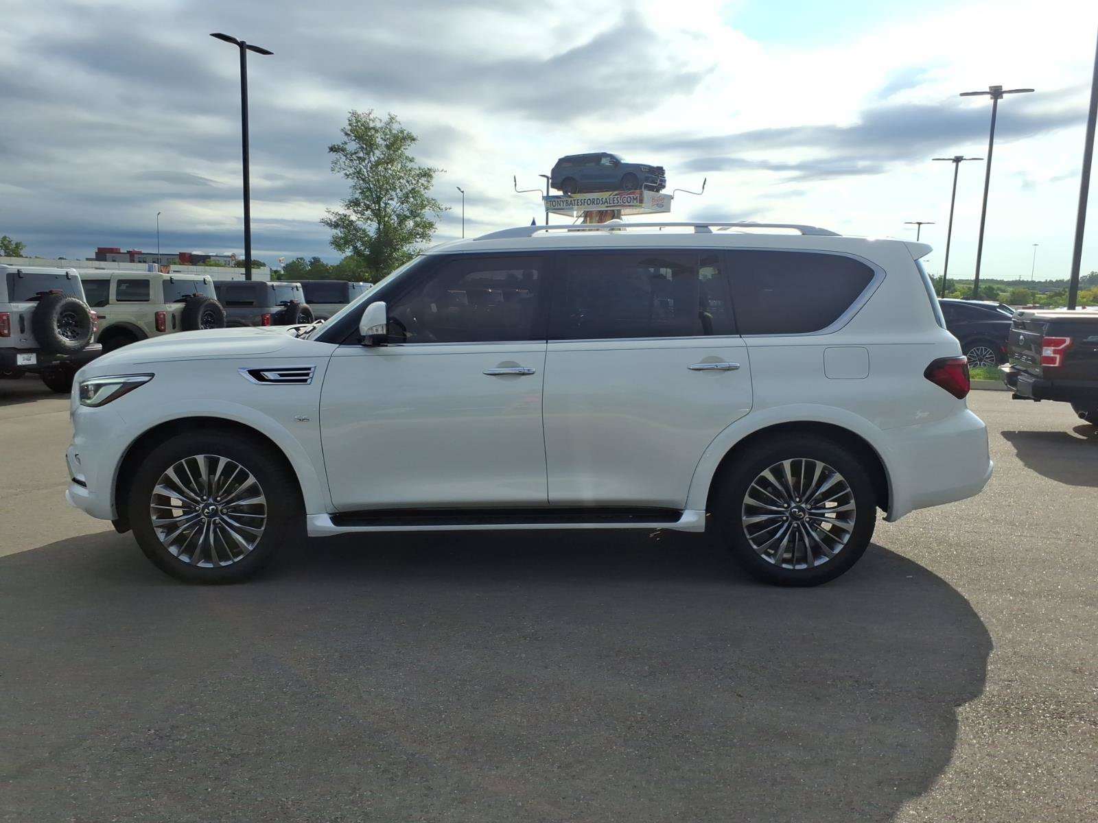 Used 2019 INFINITI QX80 Luxe w/ 22" Wheel Package AWD/4WD image 6