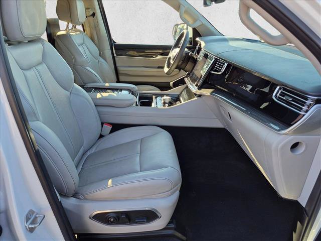 Used 2022 Jeep Wagoneer Series III w/ Rear Seat Video Group 1 AWD/4WD image 24