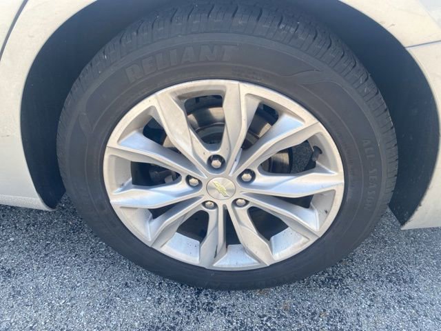 Used 2019 Chevrolet Malibu LT w/ LT Plus Package FWD image 8