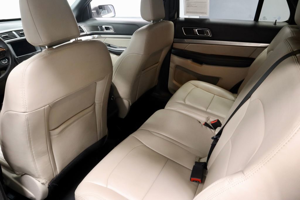 Certified 2019 Ford Explorer XLT w/ Equipment Group 202A AWD/4WD image 20