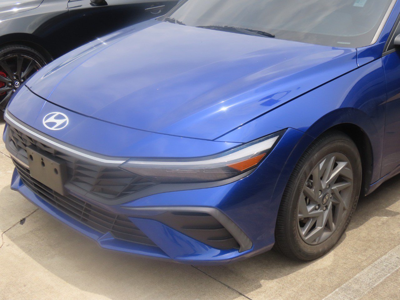 Used 2024 Hyundai Elantra SEL FWD image 3