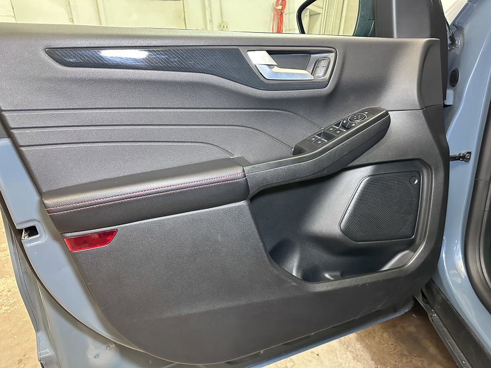 Certified 2025 Ford Escape ST-Line image 21