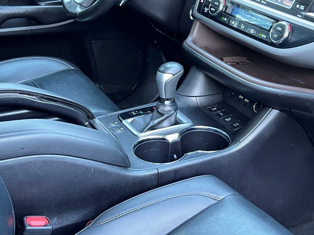 Used 2019 Toyota Highlander XLE image 13