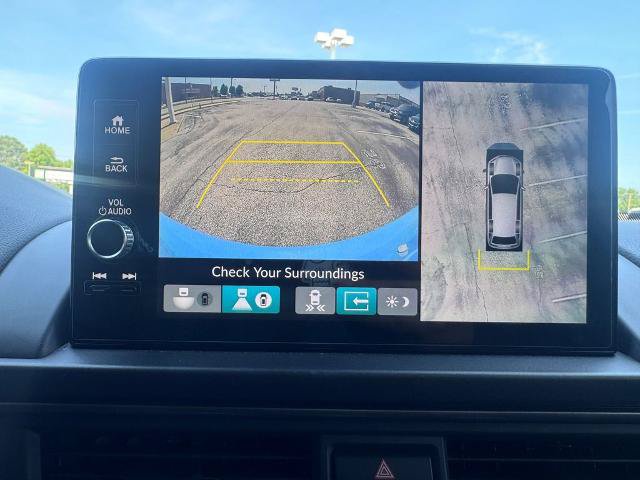 Used 2025 Honda Pilot TrailSport image 29