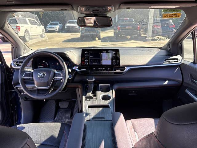 Used 2024 Toyota Sienna XSE image 11