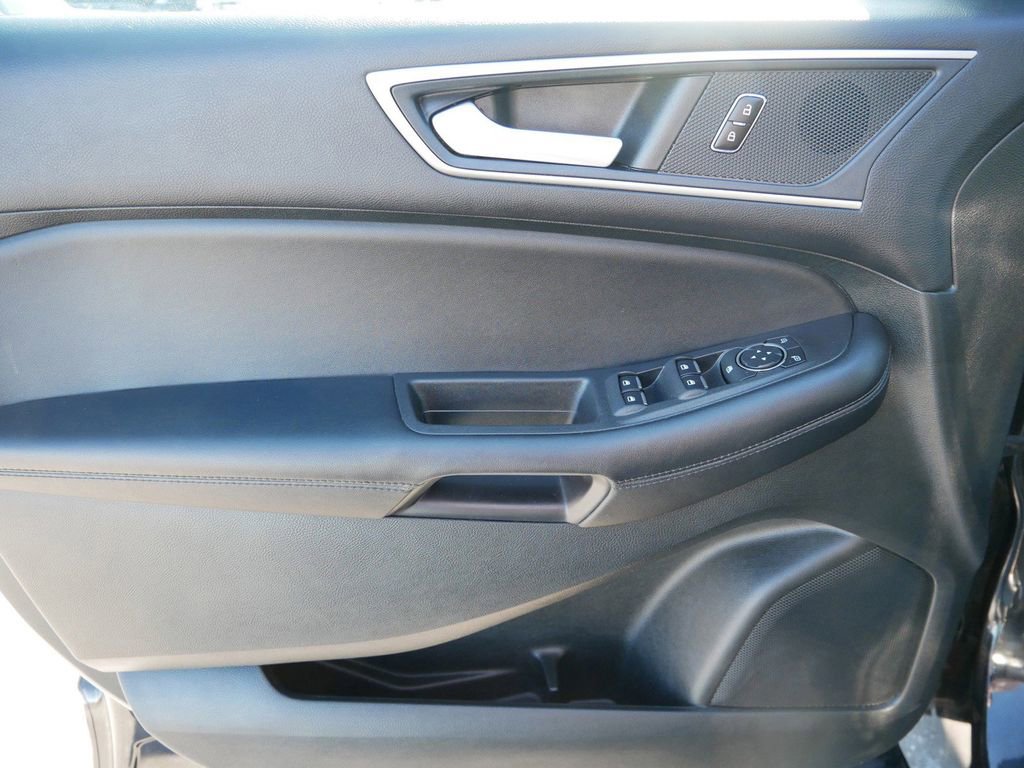 Certified 2023 Ford Edge SEL image 9