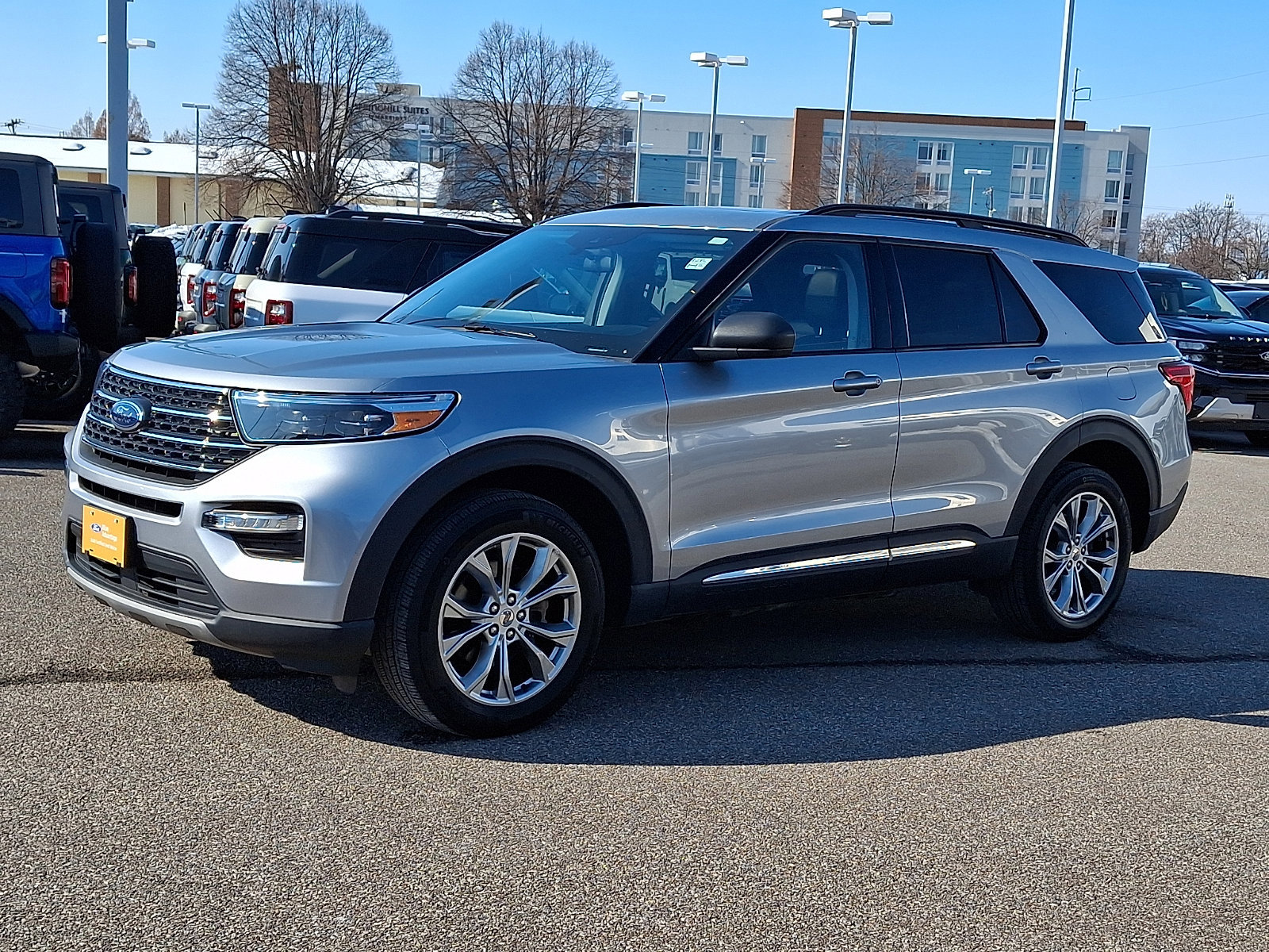 Certified 2022 Ford Explorer XLT w/ Equipment Group 202A image 2