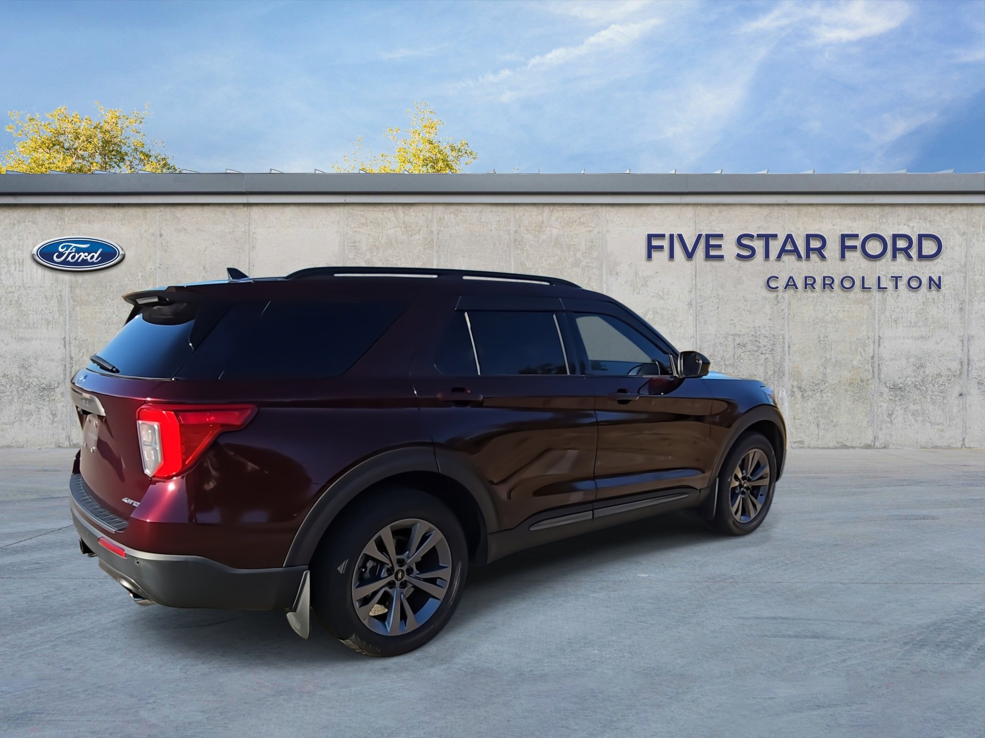 Certified 2022 Ford Explorer XLT w/ Equipment Group 202A image 9