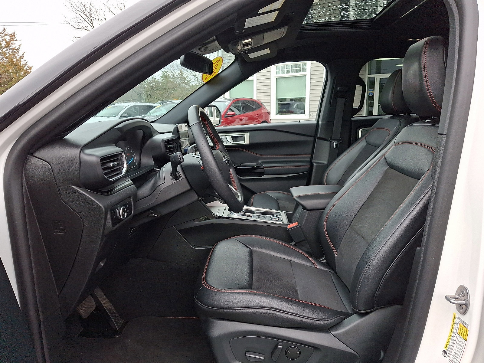 Certified 2023 Ford Explorer ST-Line w/ Class IV Trailer Tow Package image 14