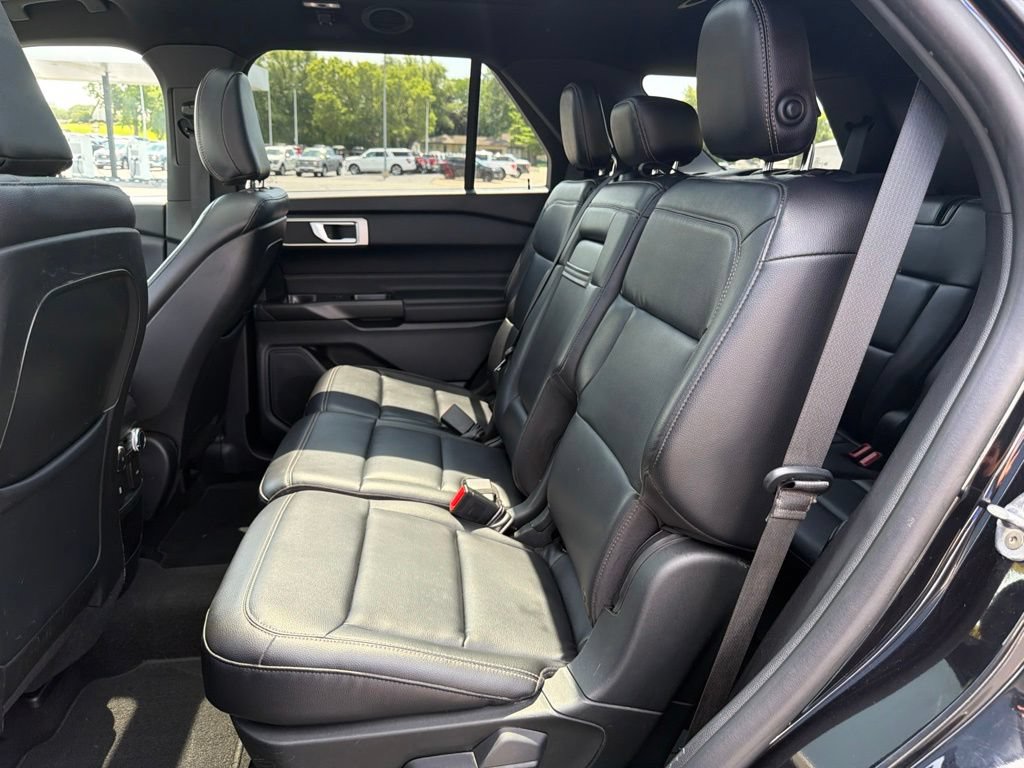 Certified 2020 Ford Explorer XLT w/ Equipment Group 202A AWD/4WD image 14