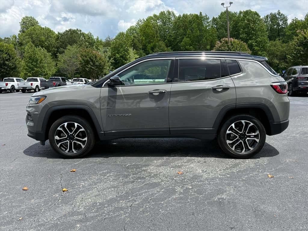 Used 2022 Jeep Compass Limited AWD/4WD image 7