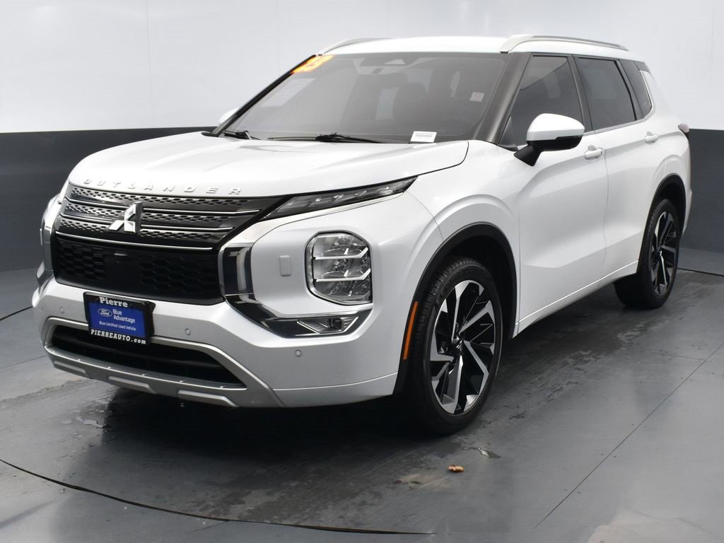 Used 2023 Mitsubishi Outlander SEL image 1
