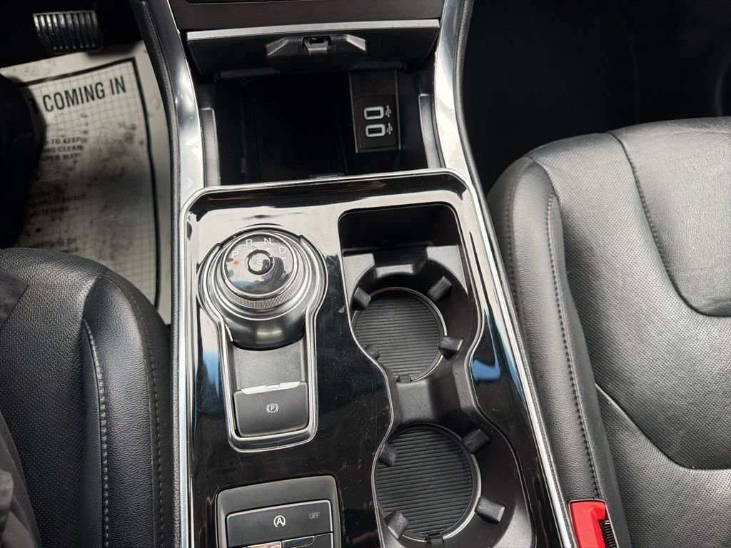 Certified 2019 Ford Edge Titanium w/ Equipment Group 301A image 27