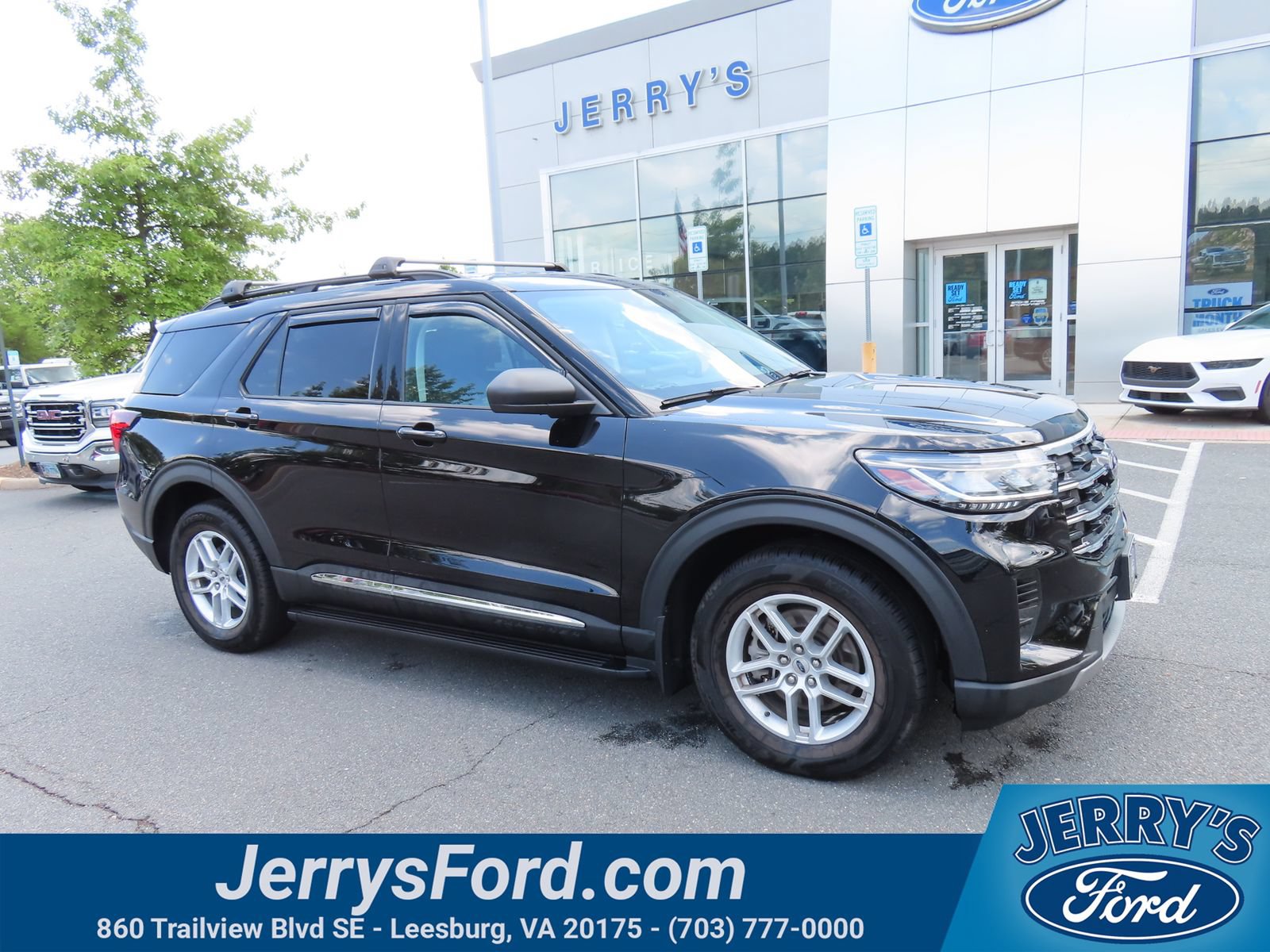 Certified 2025 Ford Explorer Active AWD/4WD image 1