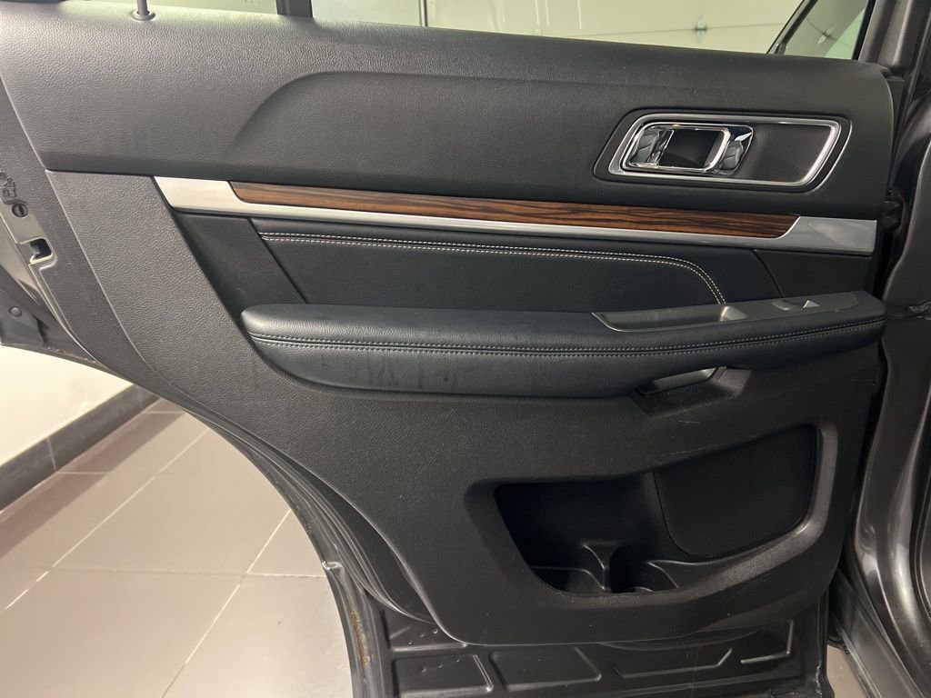 Certified 2017 Ford Explorer Limited w/ Equipment Group 301A image 33