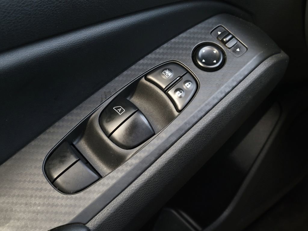 Used 2024 Nissan Altima 2.5 SV image 23