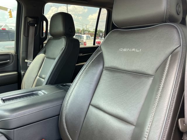 Used 2021 GMC Yukon XL Denali w/ Denali Premium Package RWD image 37