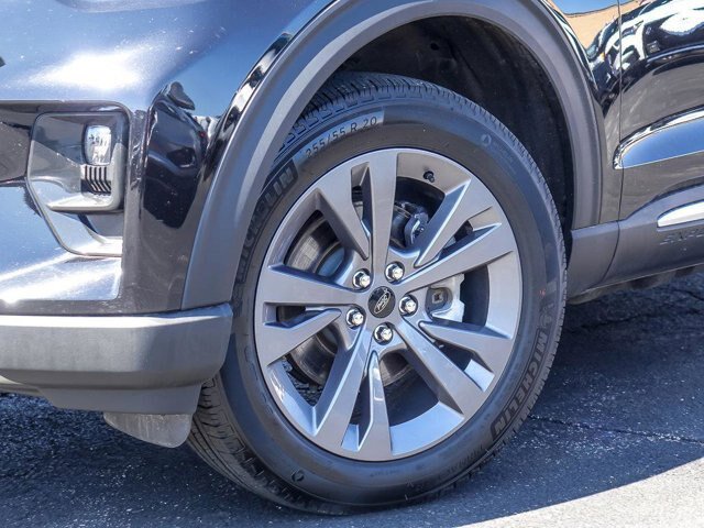 Certified 2025 Ford Explorer Active w/ Active Comfort Package AWD/4WD image 4