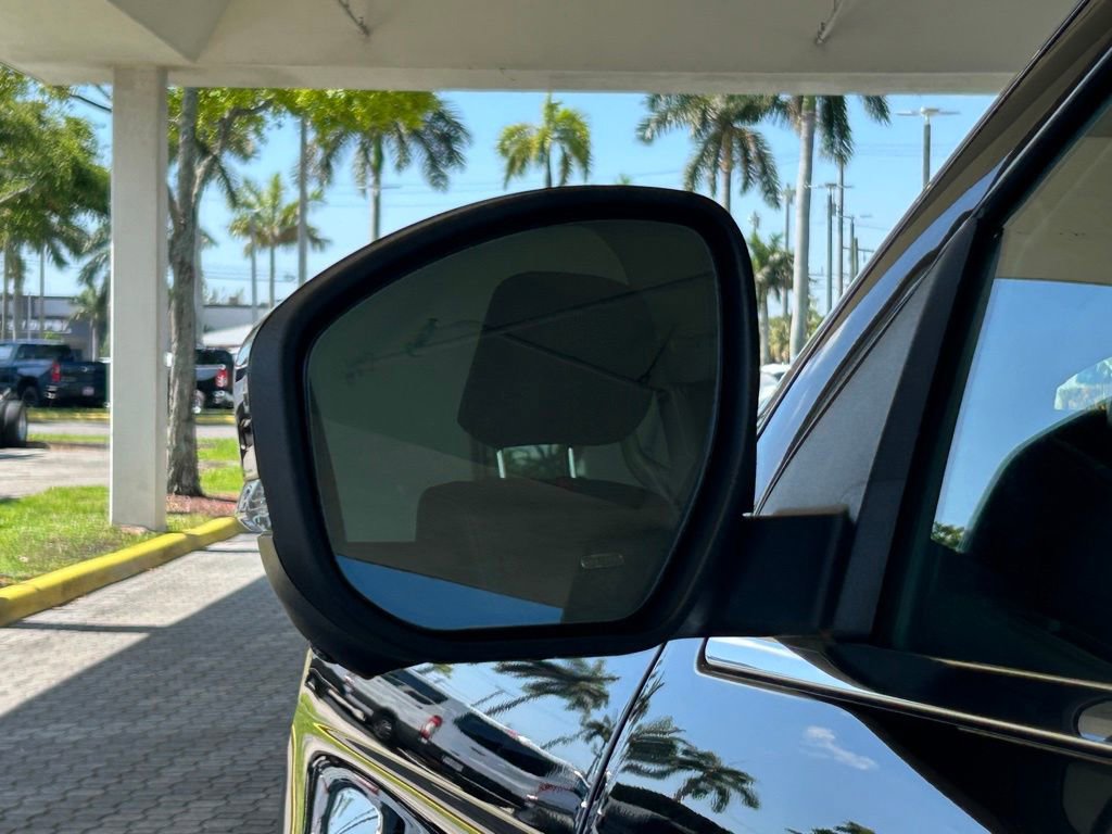 Certified 2025 Ford Expedition Platinum w/ Driver's Package AWD/4WD image 17