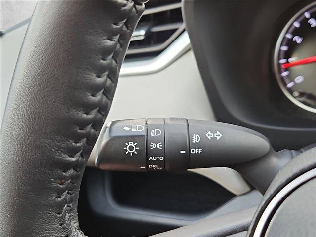 Used 2022 Toyota RAV4 XLE Premium AWD/4WD image 26