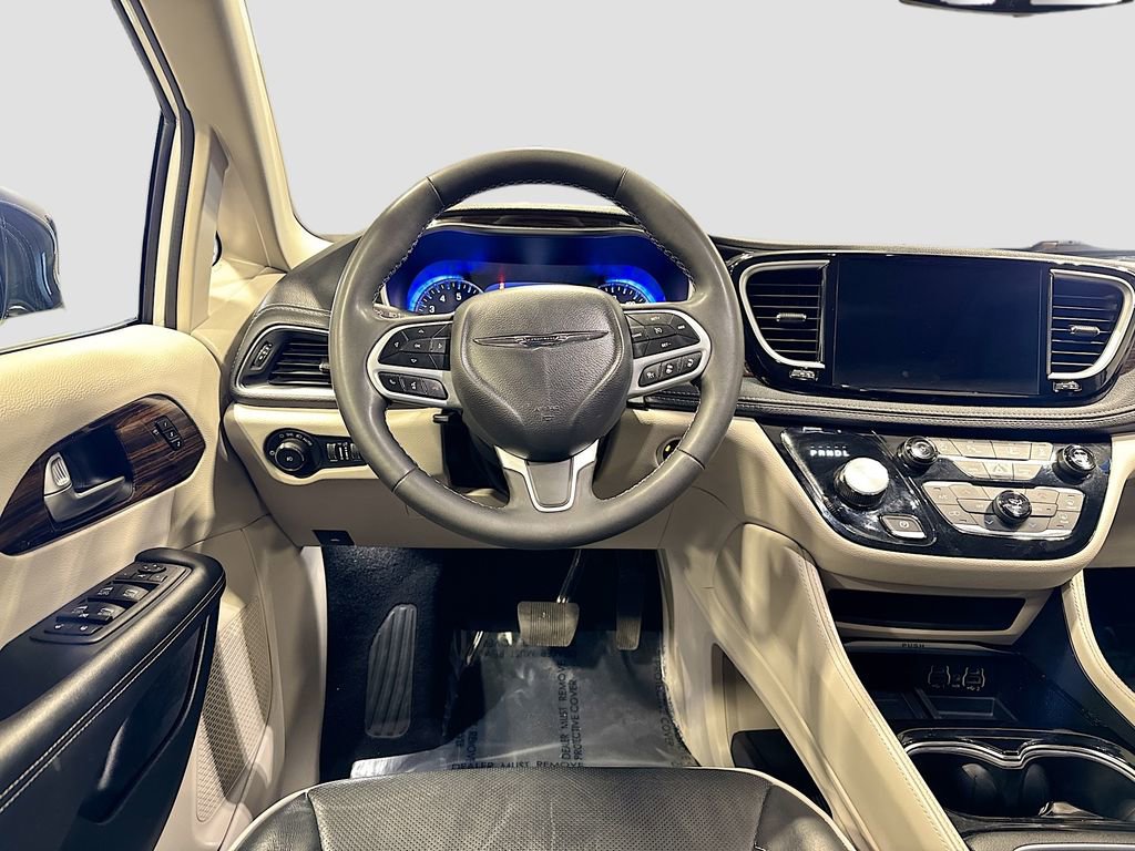 Used 2023 Chrysler Pacifica Limited image 19