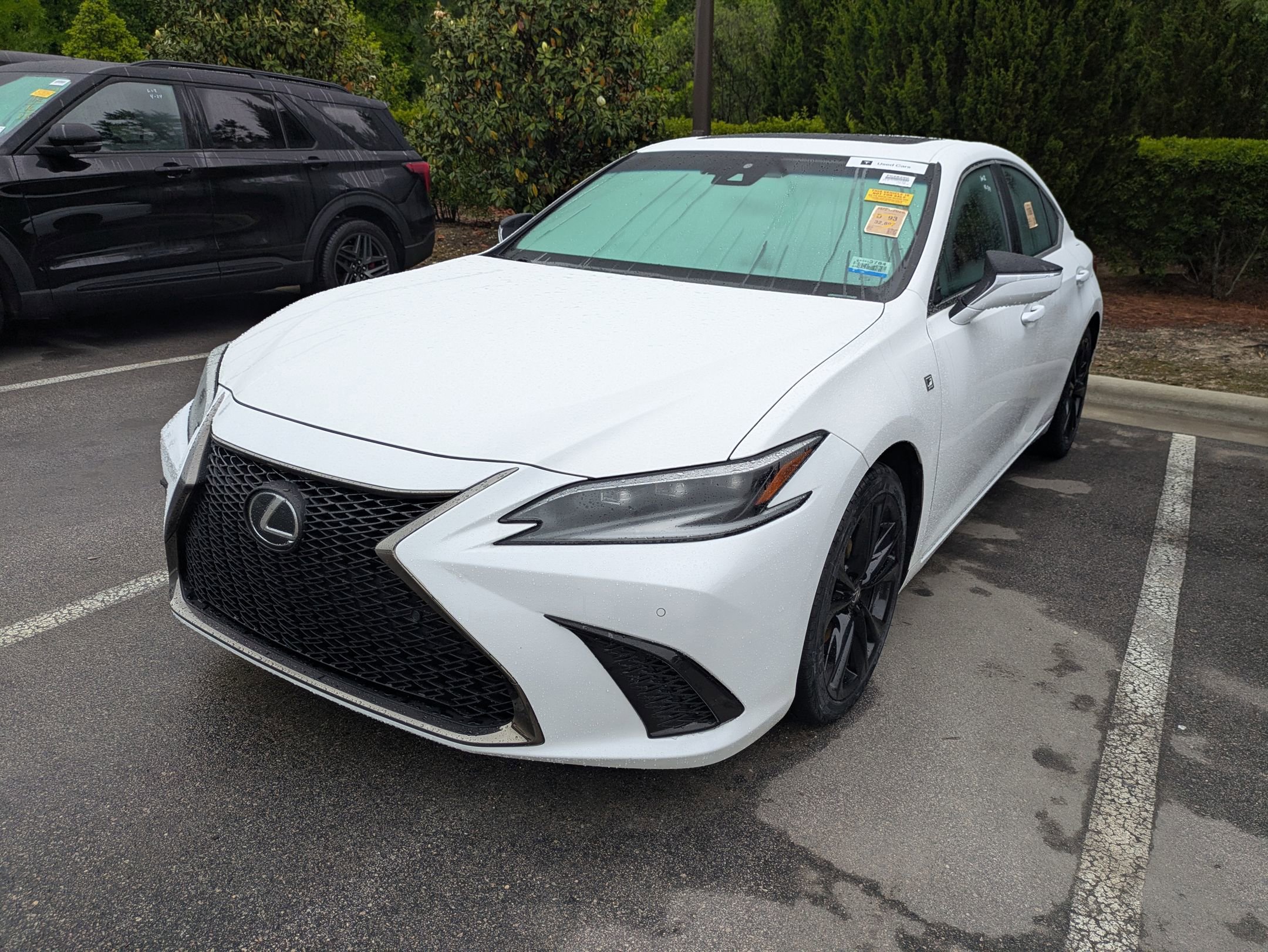 Used 2022 Lexus ES 350 F Sport w/ Accessory Package 2 FWD image 3