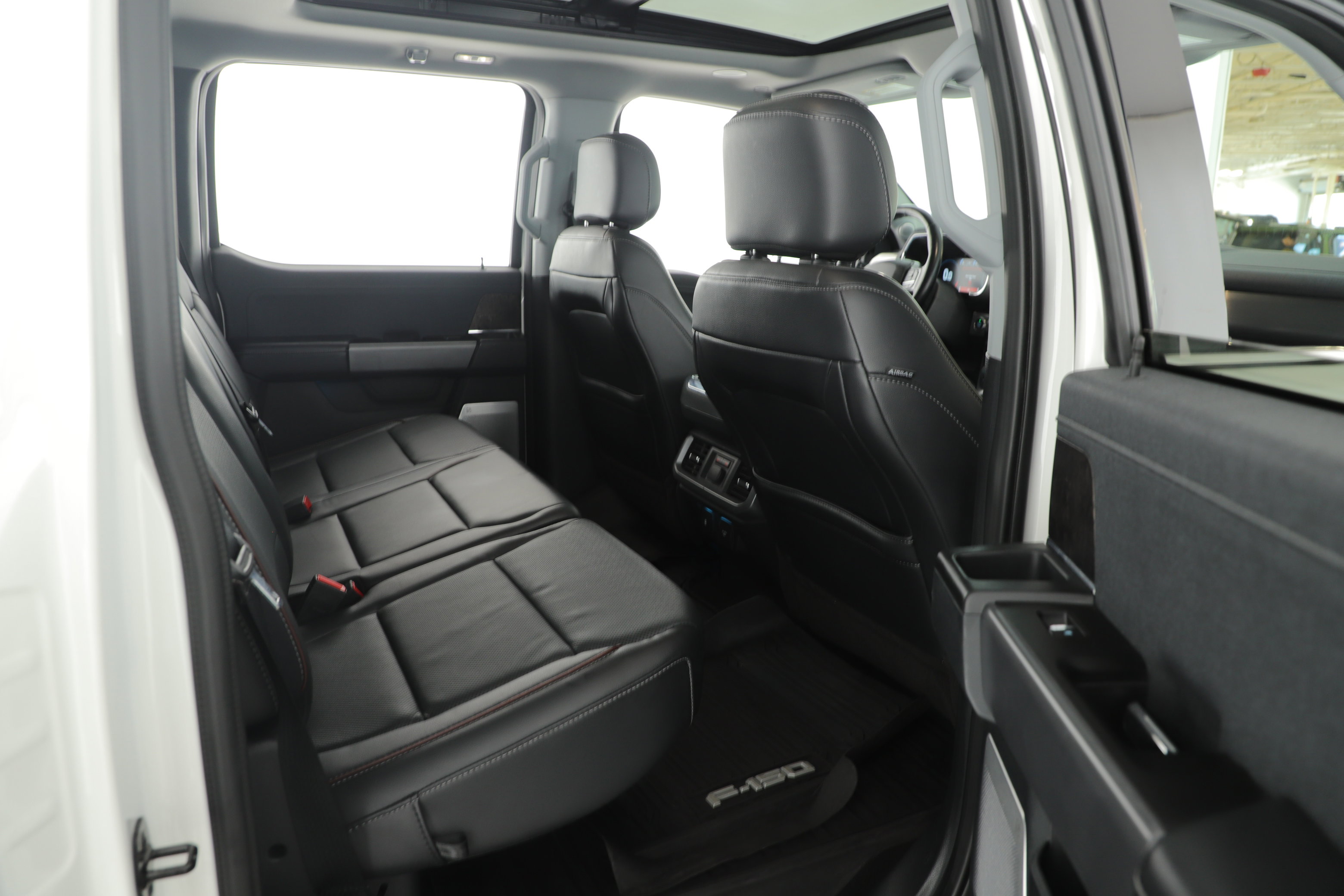 Certified 2021 Ford F150 Lariat w/ Equipment Group 502A High image 25