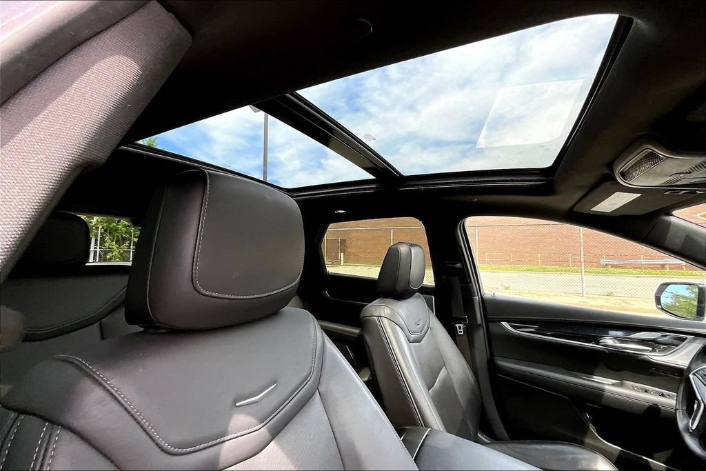 Used 2023 Cadillac XT5 Premium Luxury w/ LPO, Floor Liner Package AWD/4WD image 21