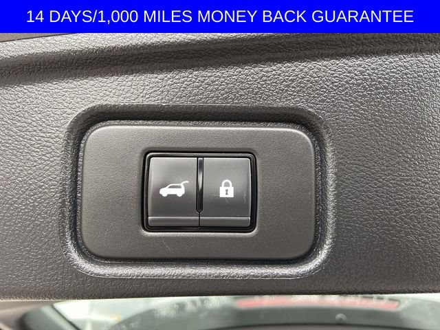 Used 2025 Nissan Pathfinder SV FWD image 9