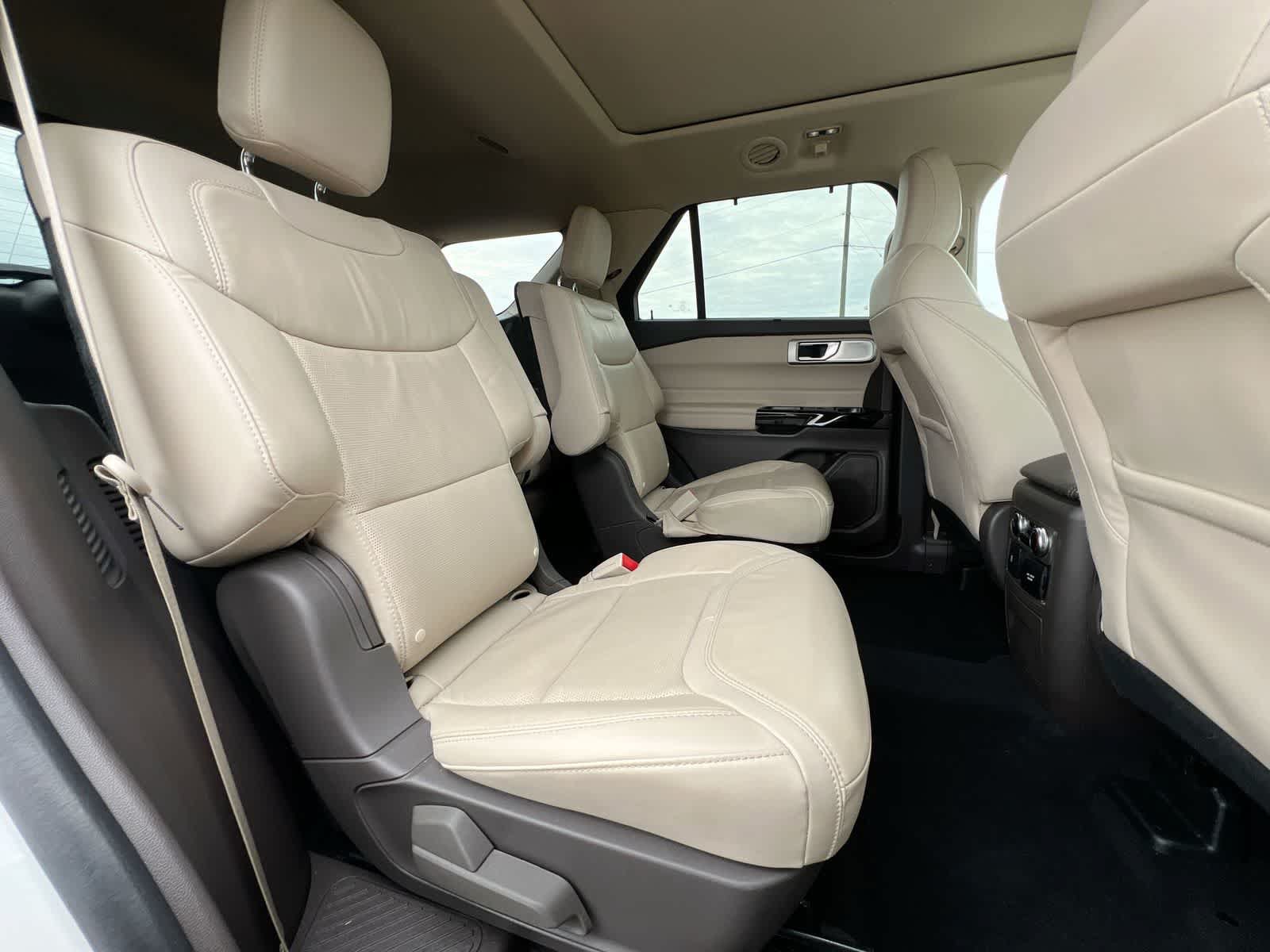 Certified 2023 Ford Explorer Platinum w/ Technology Package AWD/4WD image 20