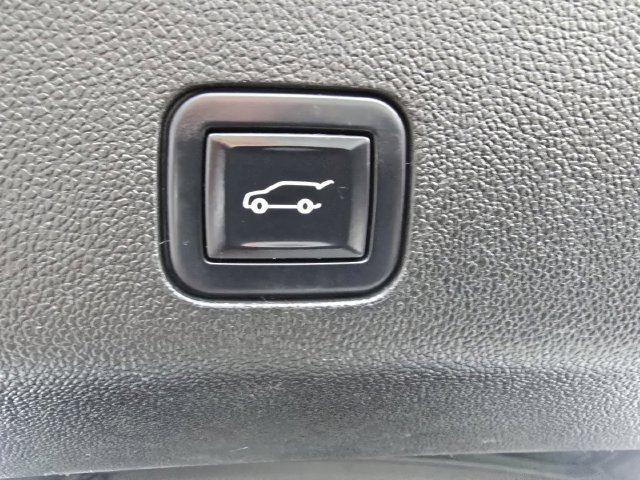 Used 2022 Chevrolet Suburban RST w/ Luxury Package AWD/4WD image 19