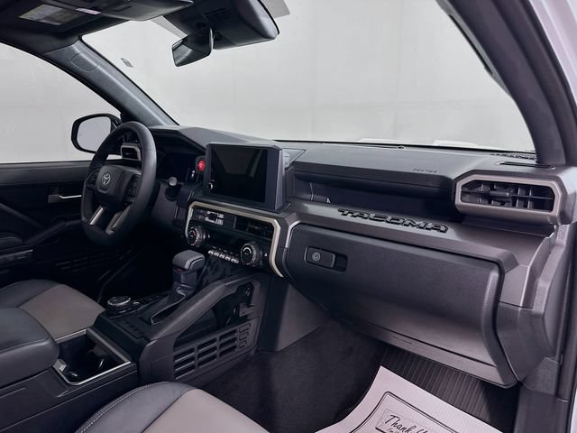 Used 2026 Toyota Tacoma TRD Sport AWD/4WD image 34