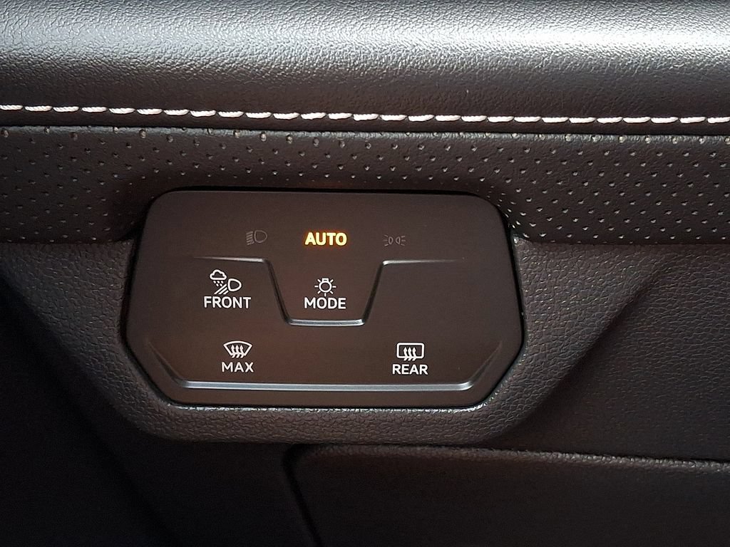Used 2024 Volkswagen Atlas Cross Sport SE AWD/4WD image 26