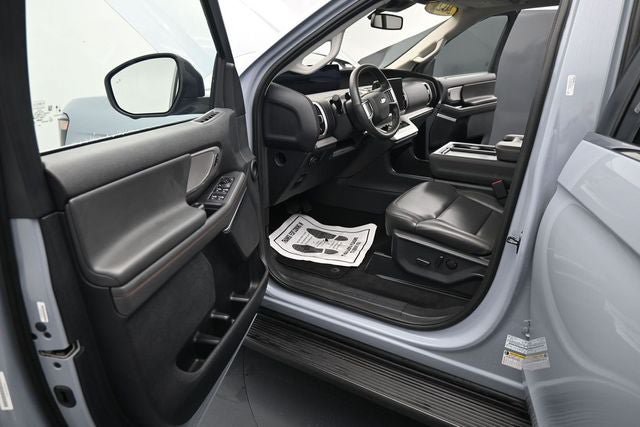 Certified 2025 Ford Expedition Active AWD/4WD image 16