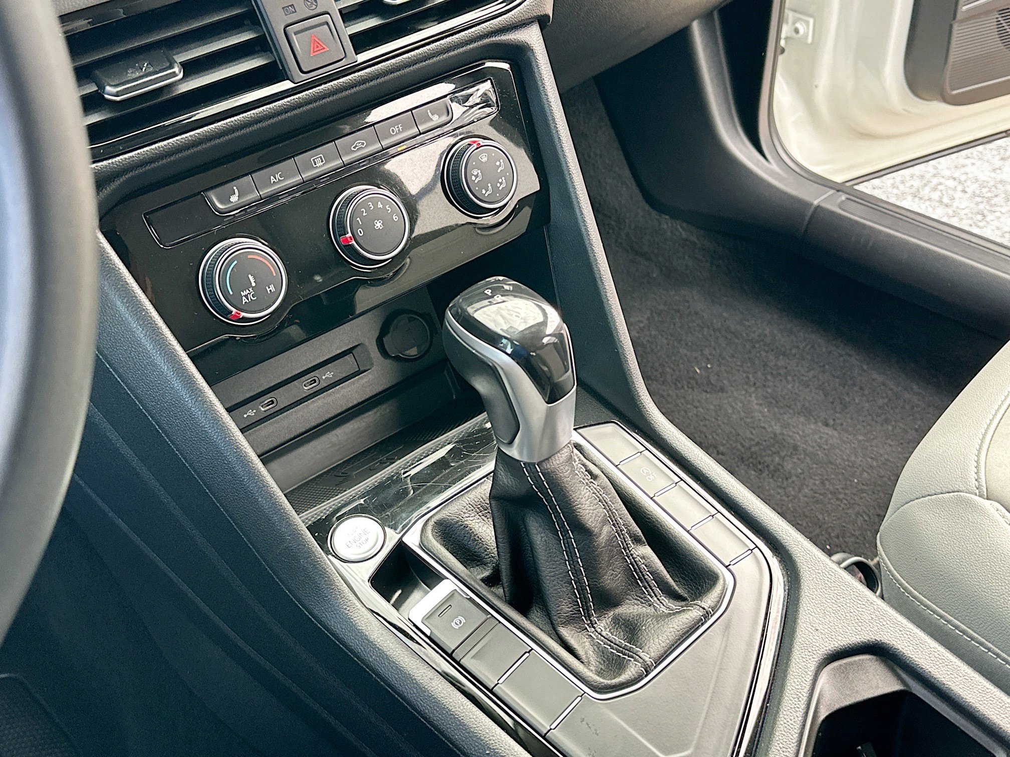 Used 2023 Volkswagen Taos SE image 14